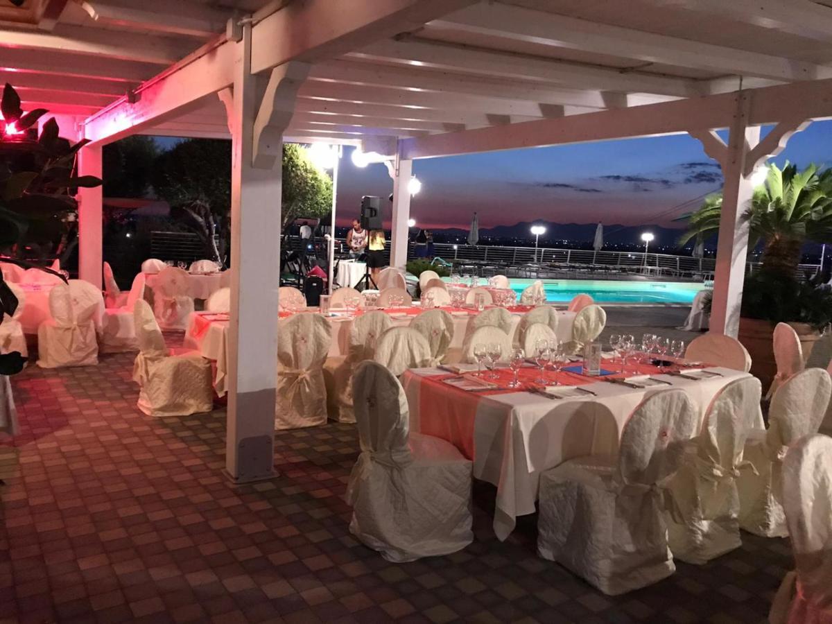 Hotel Ristorante Paradiso Albanella Bagian luar foto