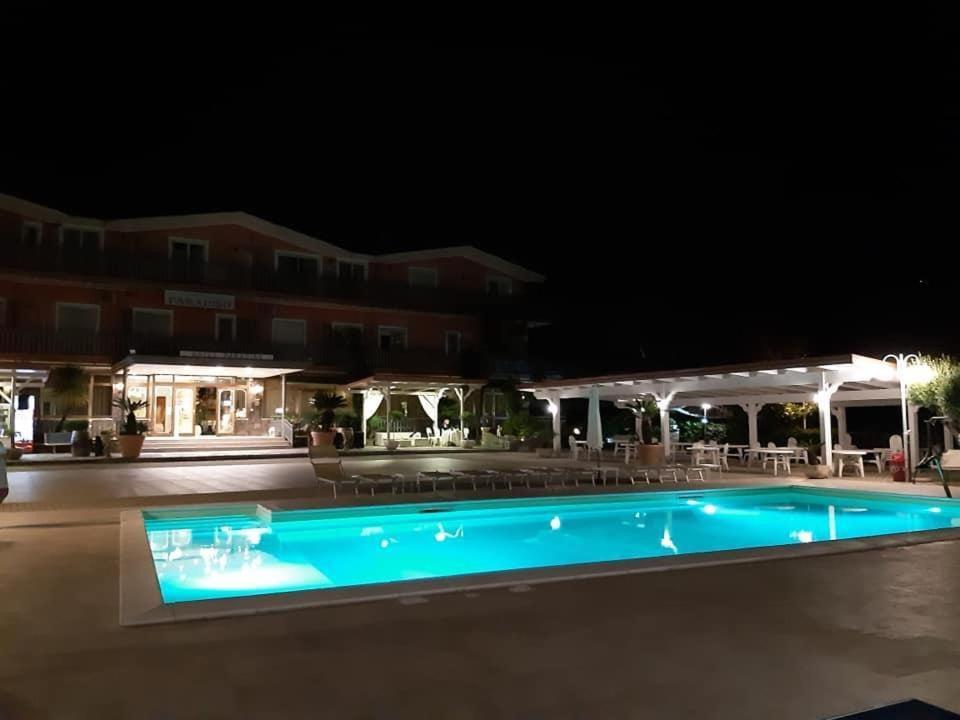 Hotel Ristorante Paradiso Albanella Bagian luar foto