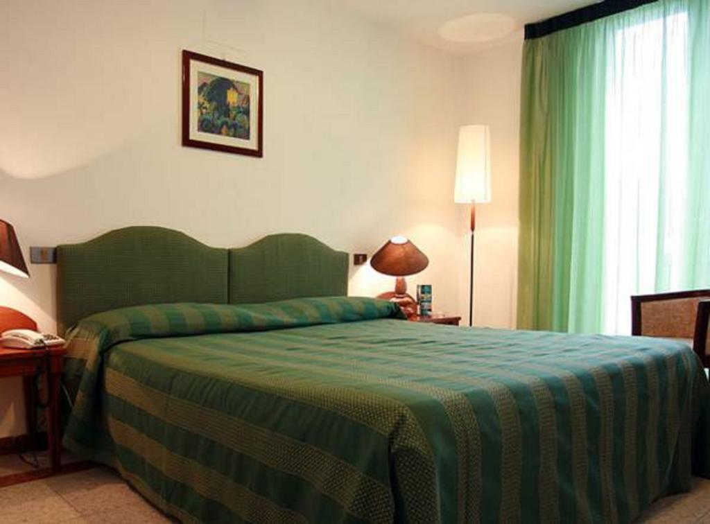 Hotel Ristorante Paradiso Albanella Ruang foto