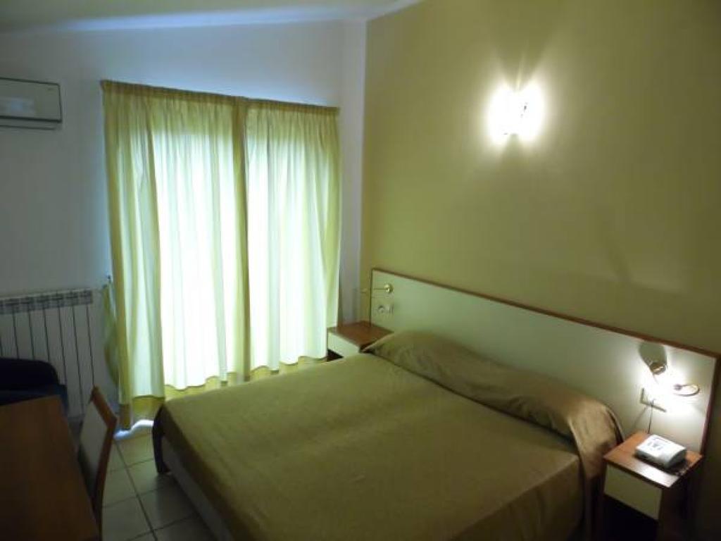 Hotel Ristorante Paradiso Albanella Bagian luar foto