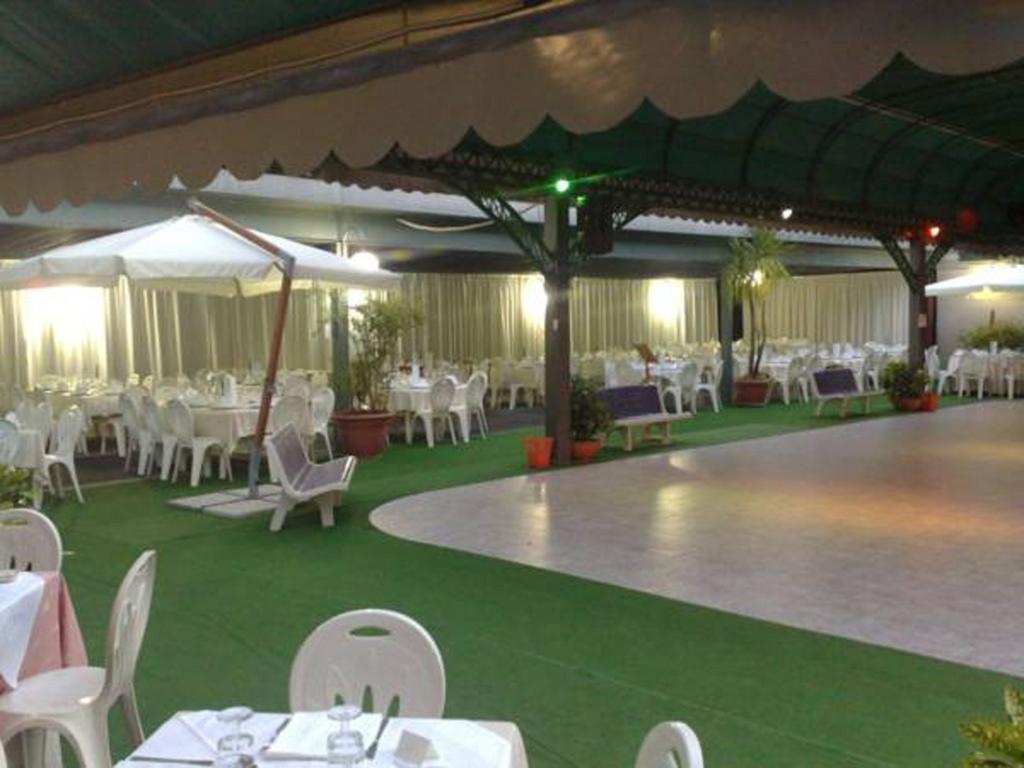 Hotel Ristorante Paradiso Albanella Bagian luar foto