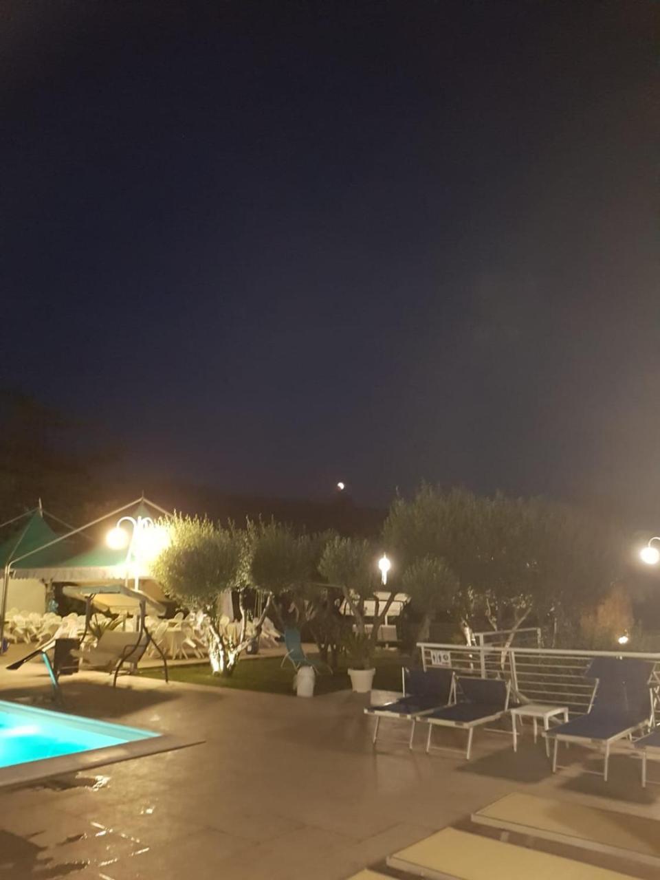 Hotel Ristorante Paradiso Albanella Bagian luar foto